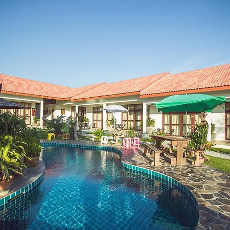 Tree Roots Retreat Hotel ระยอง ภายนอก รูปภาพ