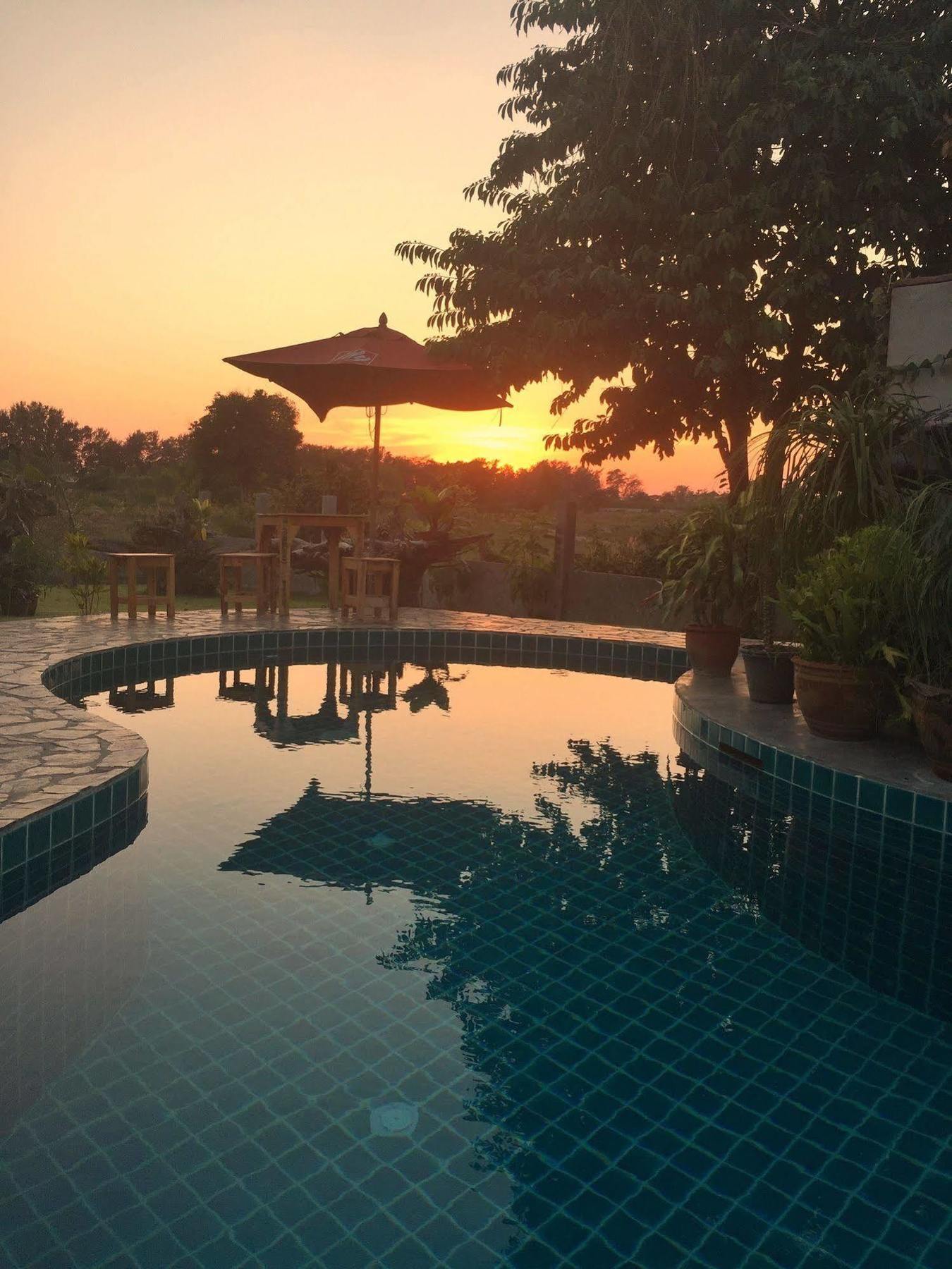 Tree Roots Retreat Hotel ระยอง ภายนอก รูปภาพ