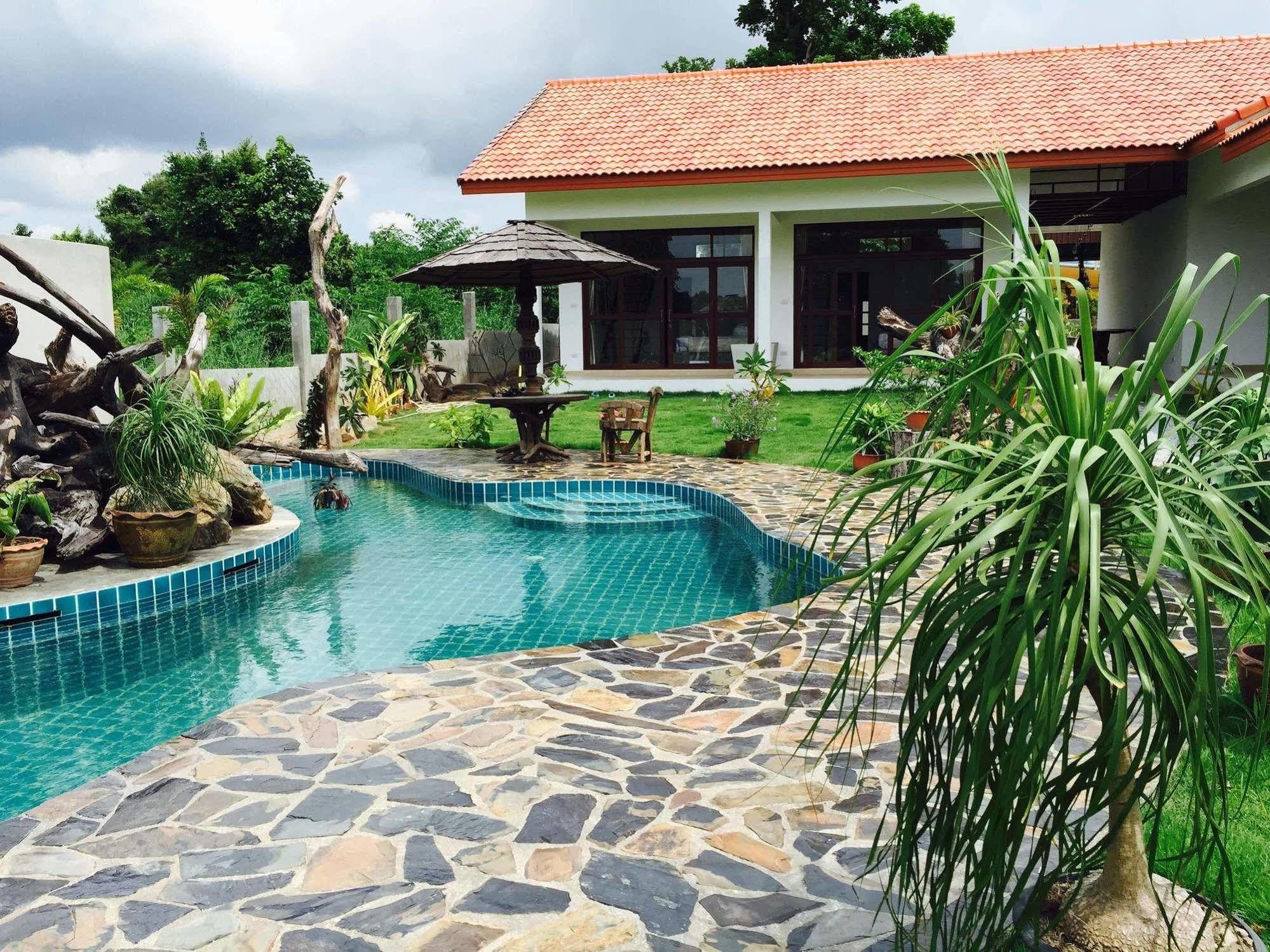 Tree Roots Retreat Hotel ระยอง ภายนอก รูปภาพ