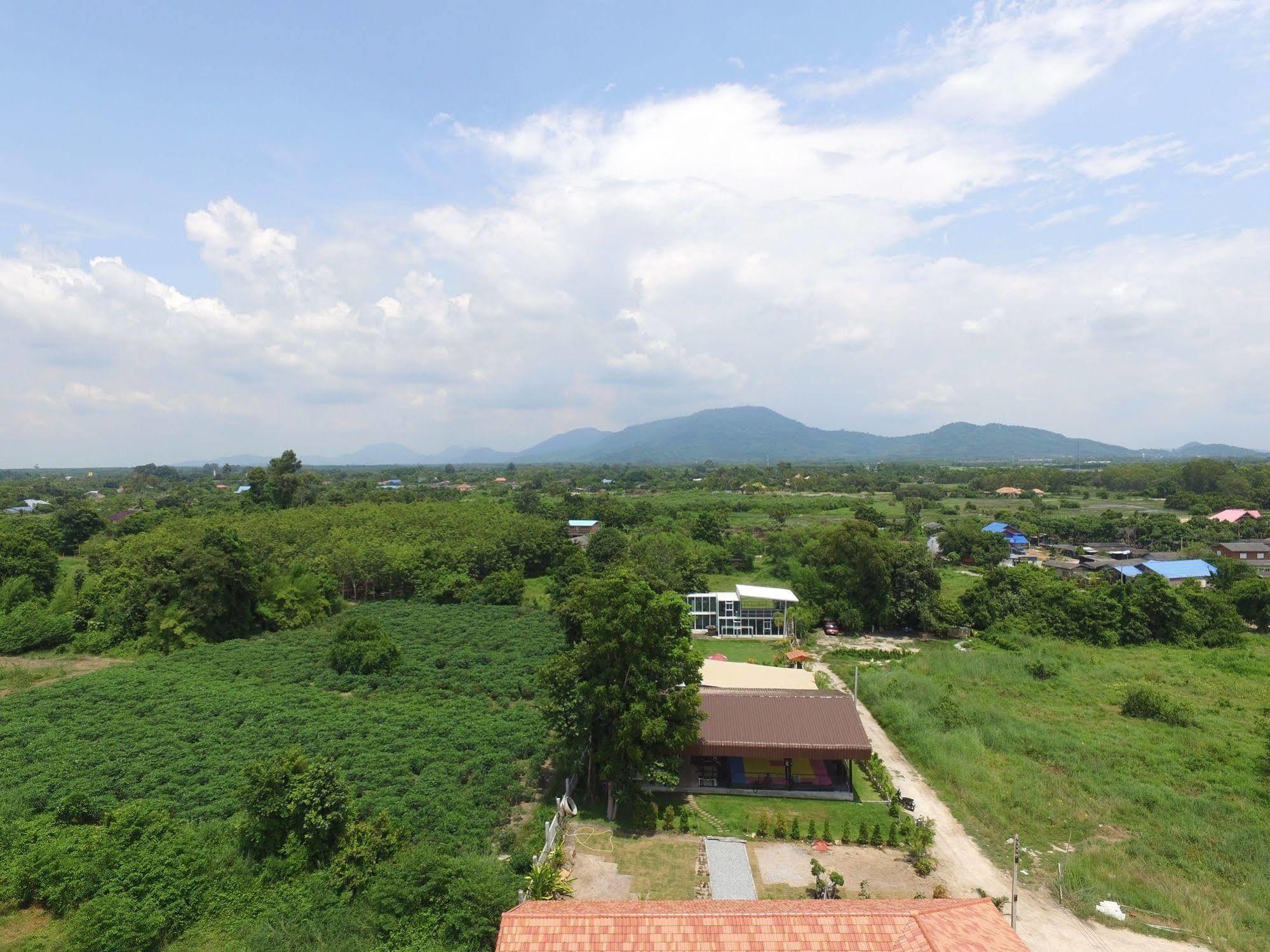 Tree Roots Retreat Hotel ระยอง ภายนอก รูปภาพ