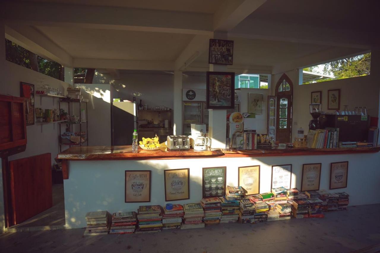 Tree Roots Retreat Hotel ระยอง ภายนอก รูปภาพ